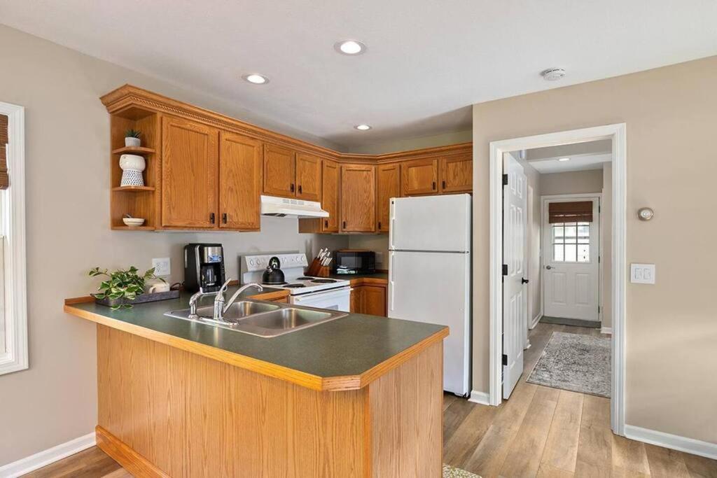 Villa 2Min Walk Downtown-Pet Friendly-Offstreet Parking à Saugatuck Extérieur photo