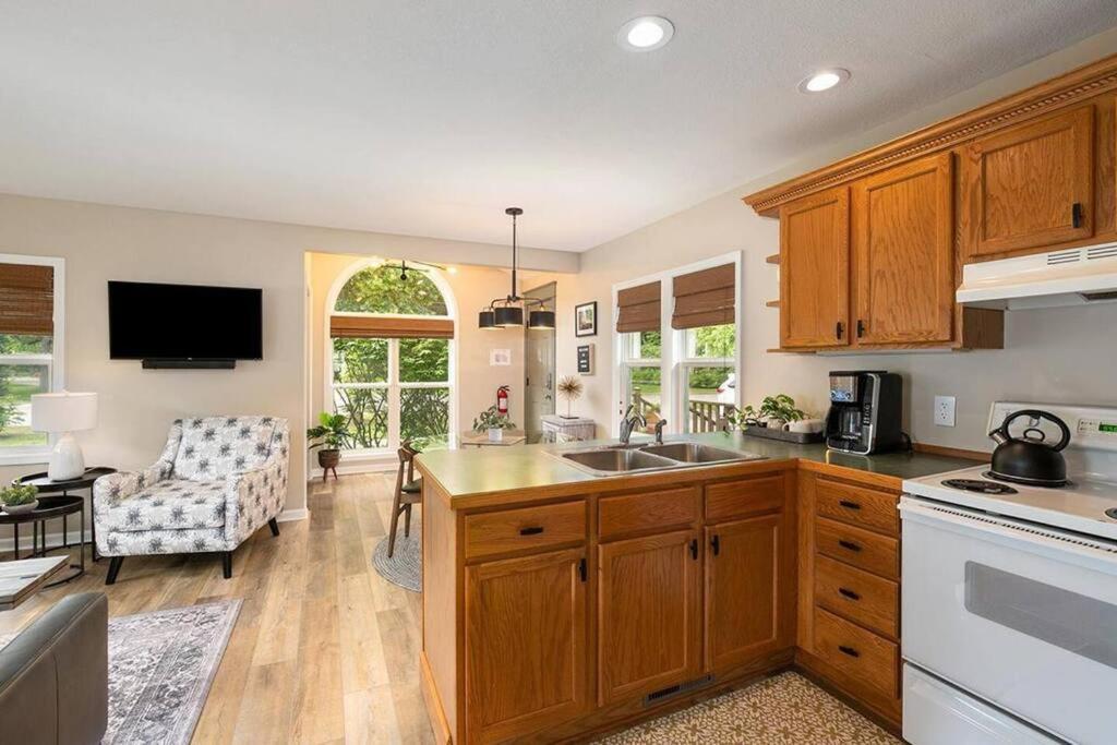 Villa 2Min Walk Downtown-Pet Friendly-Offstreet Parking à Saugatuck Extérieur photo