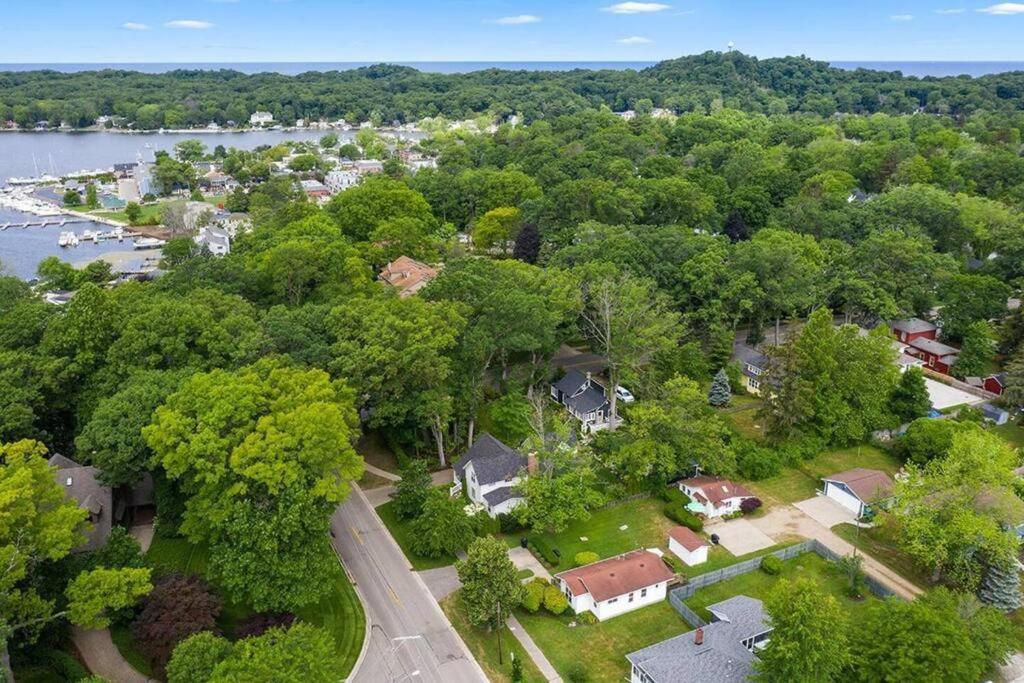 Villa 2Min Walk Downtown-Pet Friendly-Offstreet Parking à Saugatuck Extérieur photo
