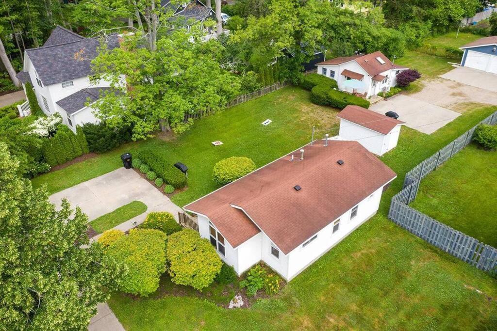Villa 2Min Walk Downtown-Pet Friendly-Offstreet Parking à Saugatuck Extérieur photo
